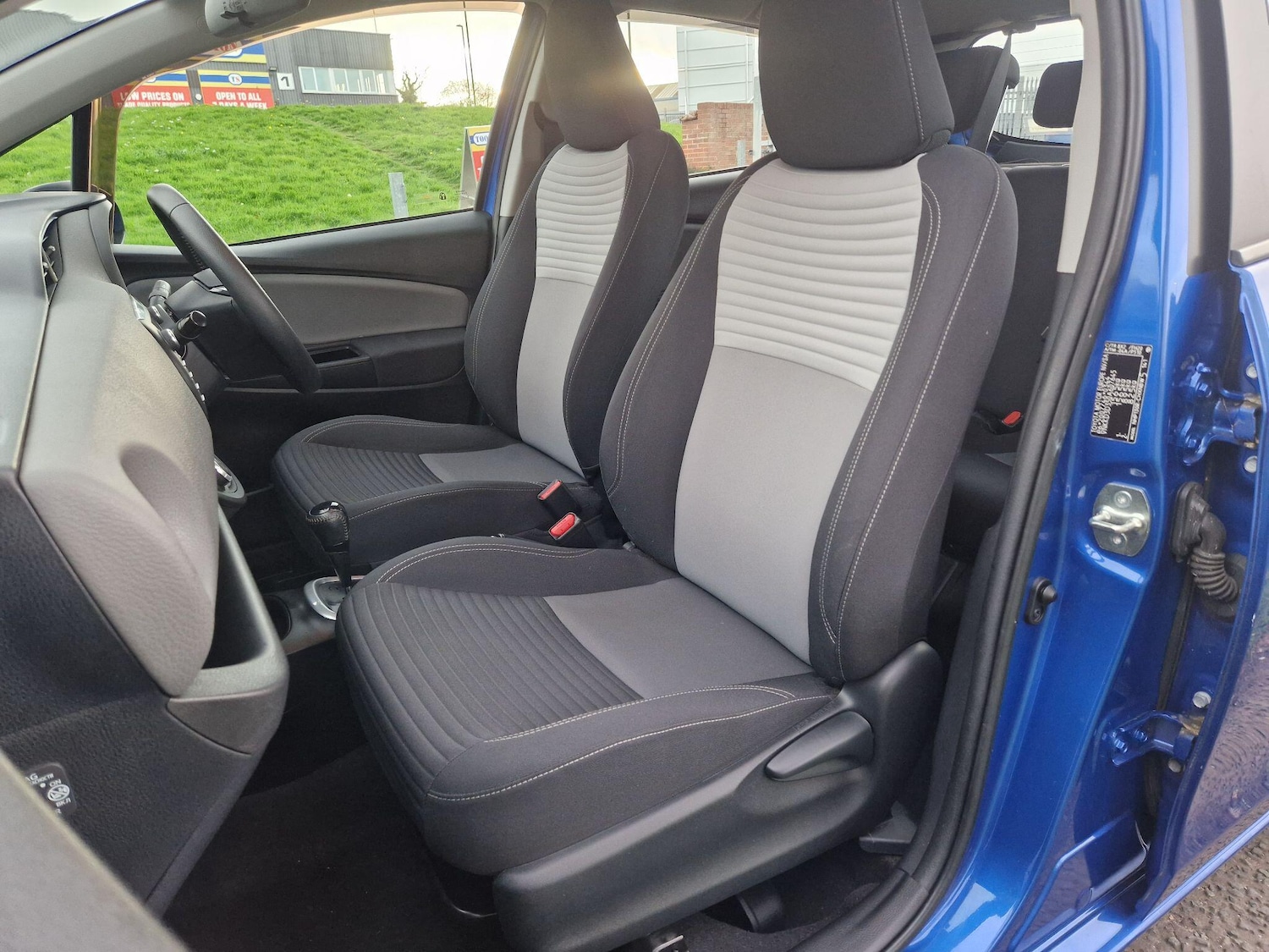 Used Toyota Yaris 2019 for sale - 76485328: Photo 34