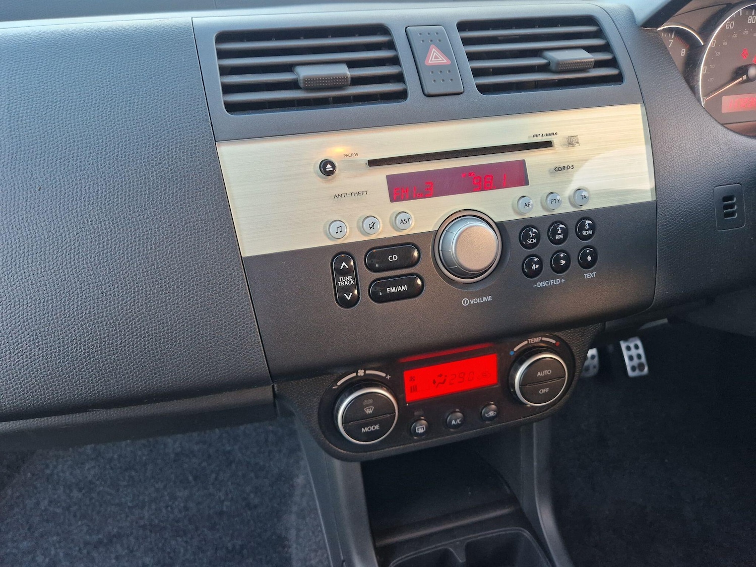 Used Suzuki Swift for sale - 76997322: Photo 32