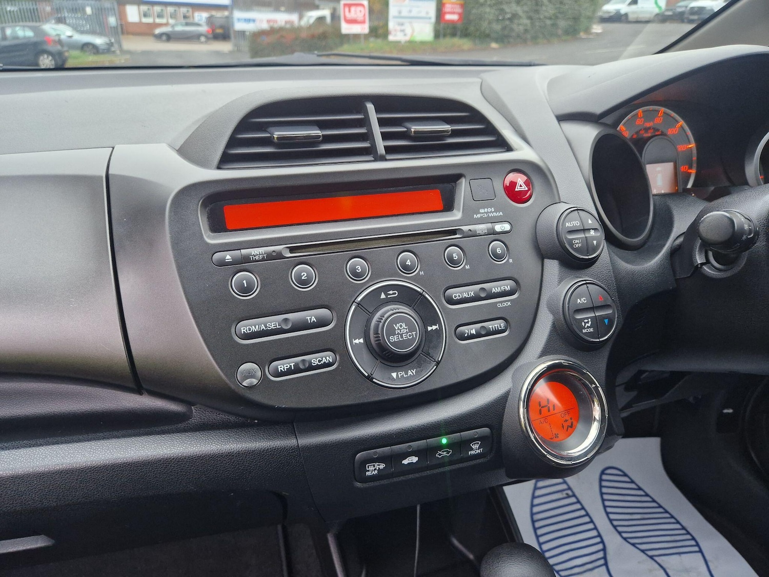 Used Honda Jazz 2011 for sale - 76759282: Photo 32