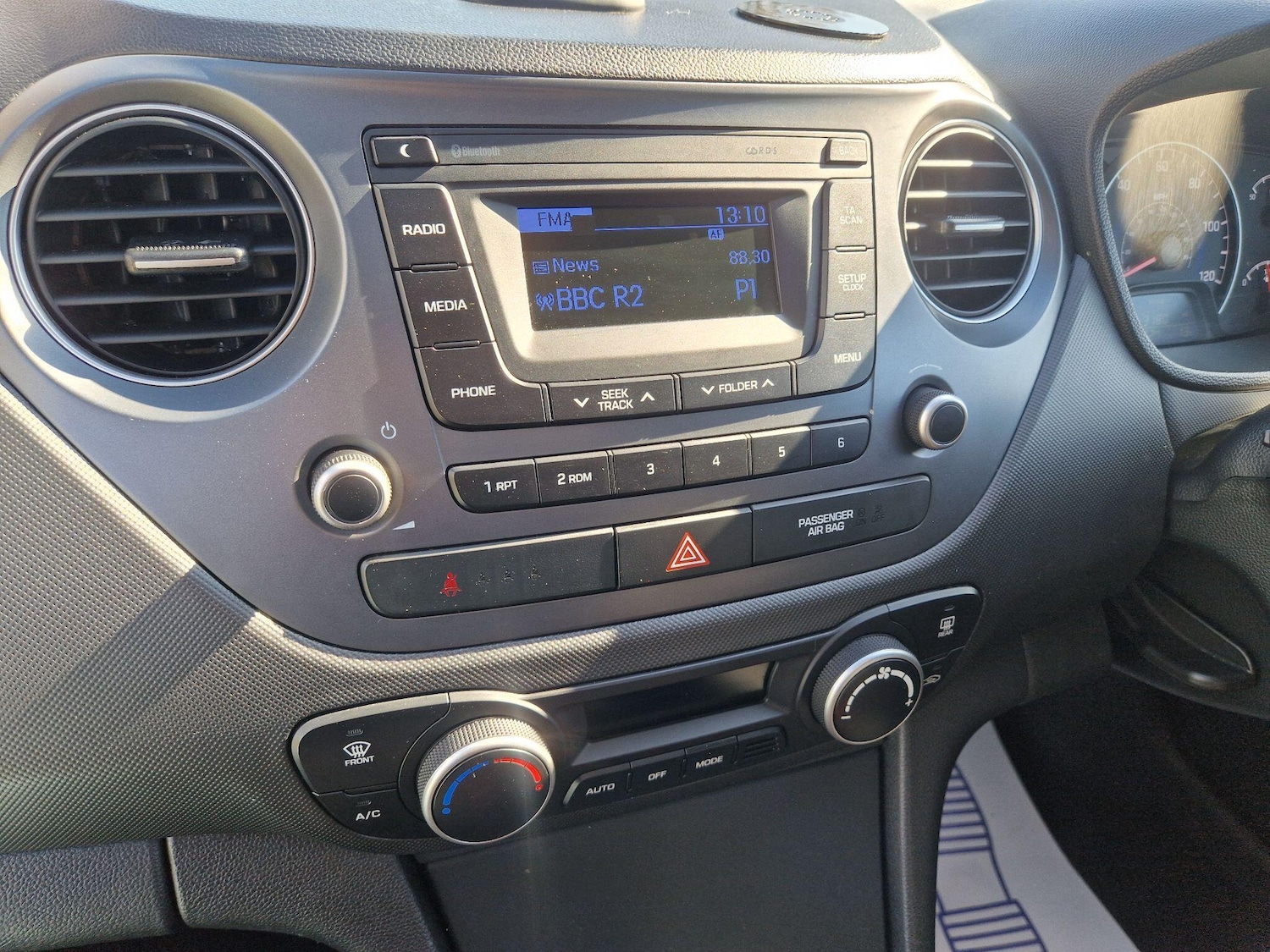 Used Hyundai i10 2017 for sale - 78034041: Photo 36