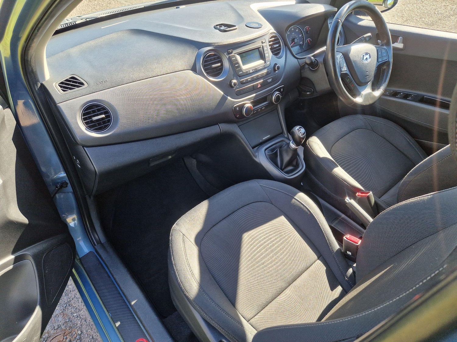 Used Hyundai i10 2017 for sale - 78034041: Photo 44