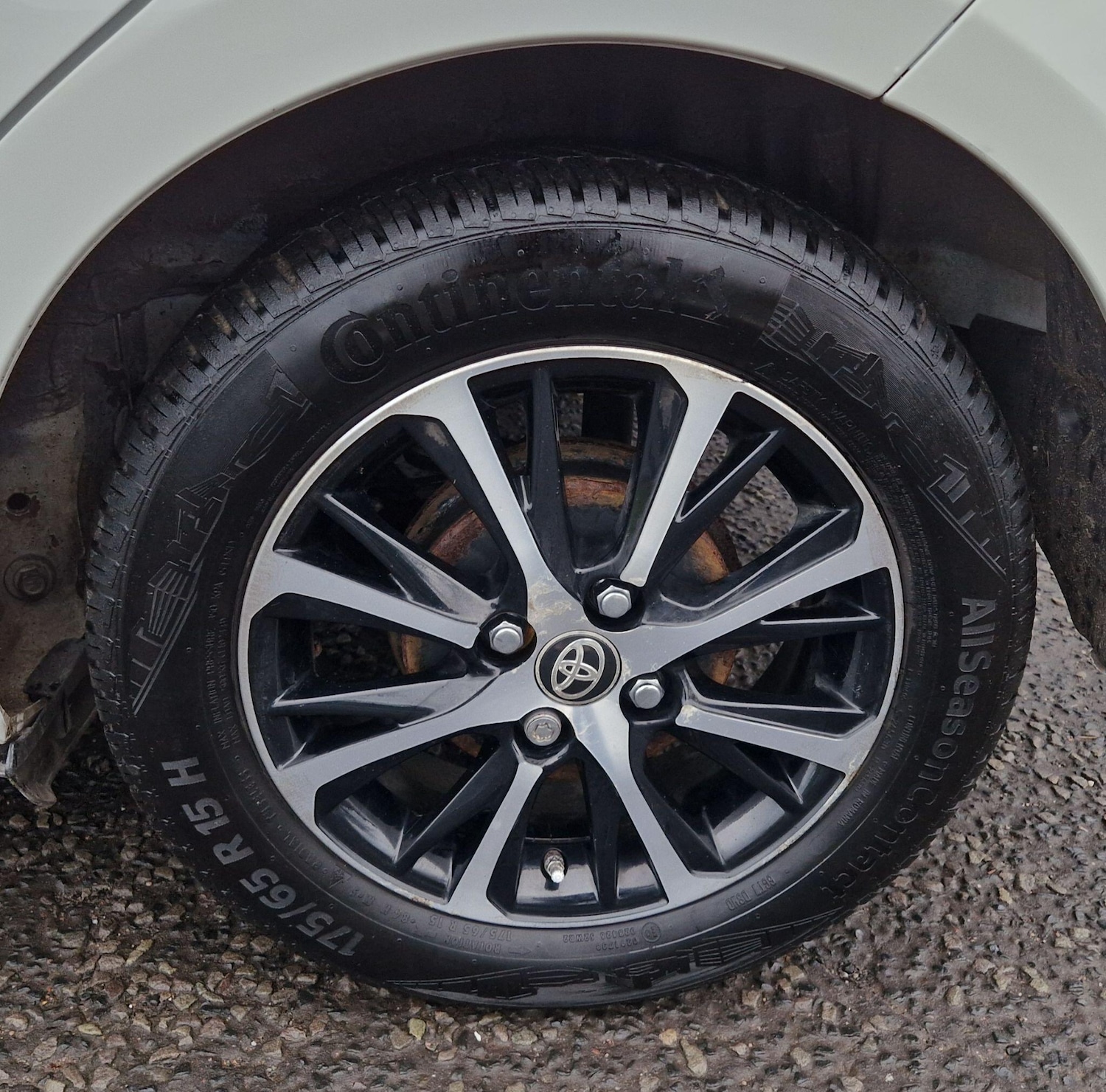 Used Toyota Yaris 2019 for sale - 77060143: Photo 24