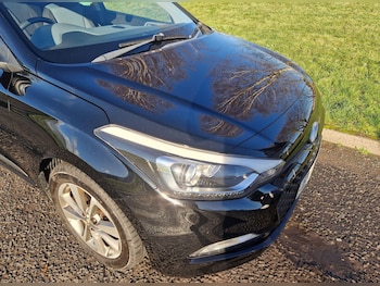 Used Hyundai i20 2017 for sale - 76765547: Photo