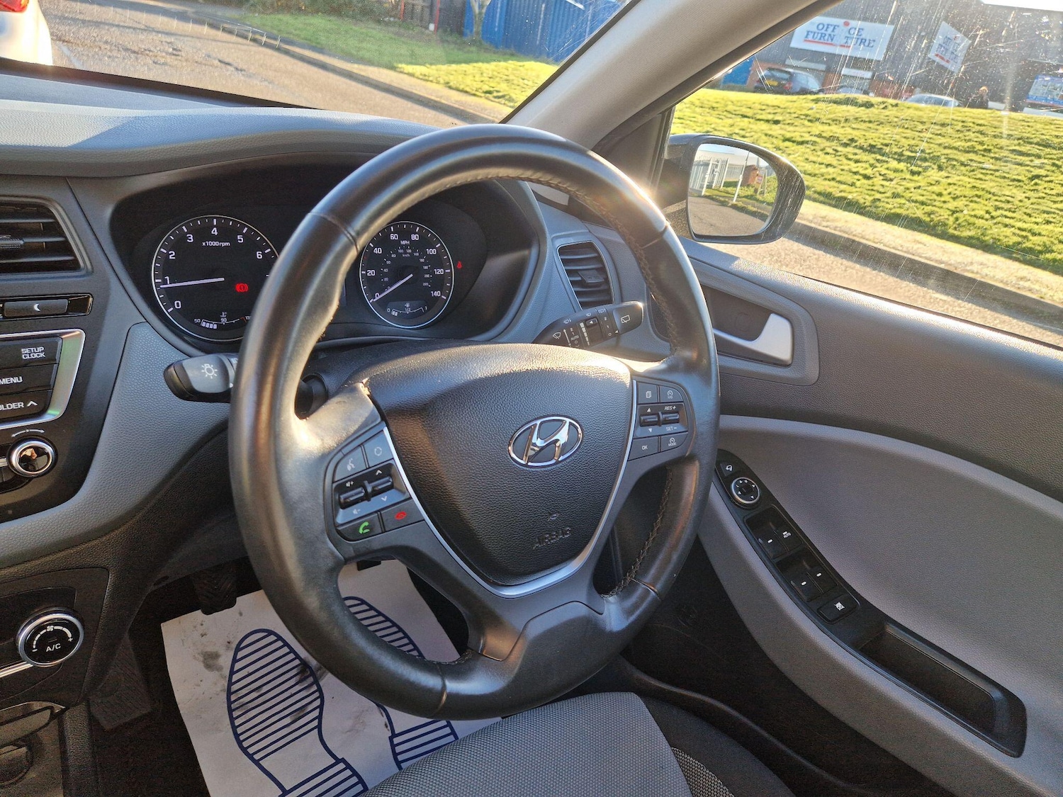 Used Hyundai i20 2017 for sale - 76765547: Photo 32