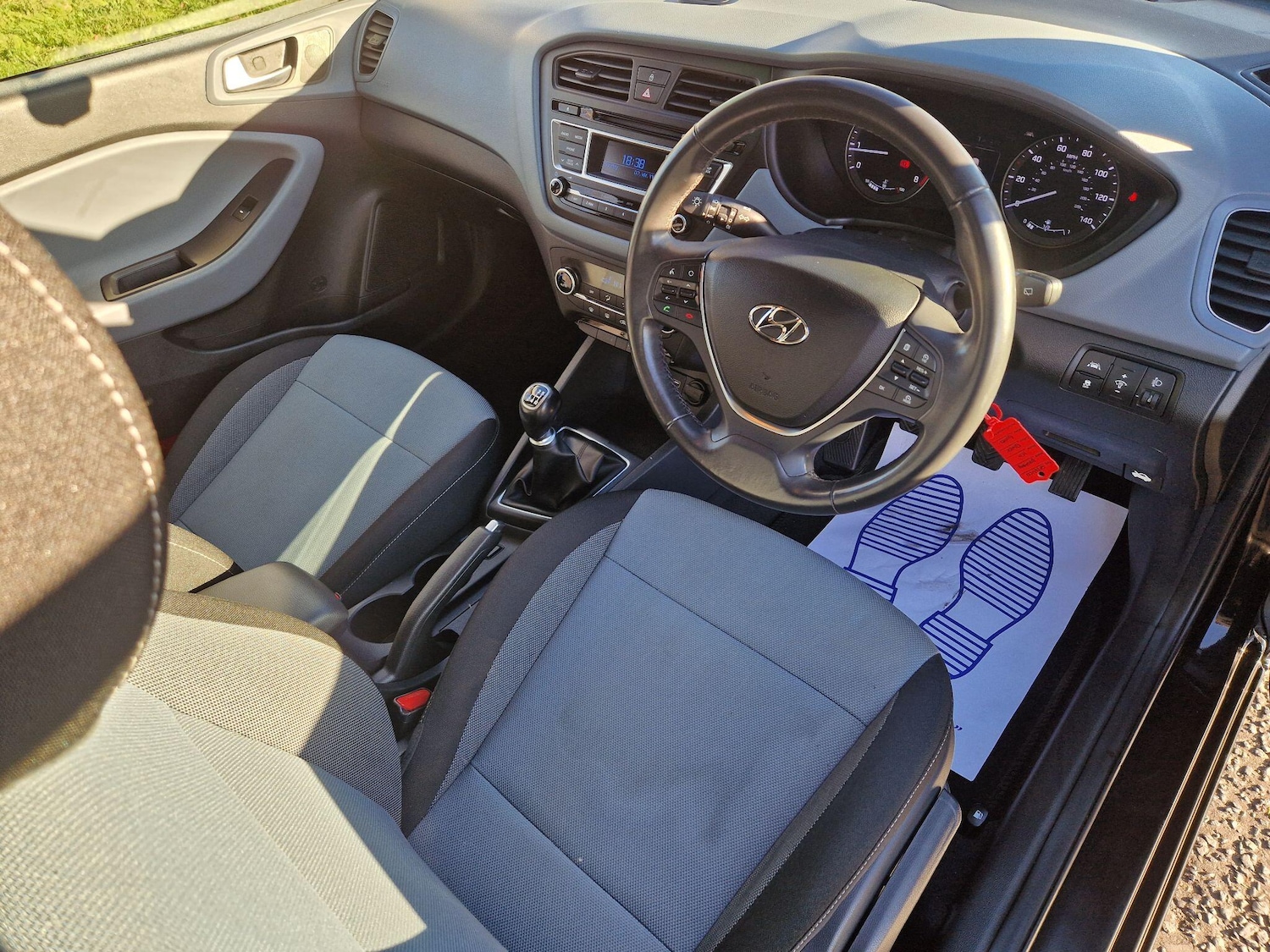 Used Hyundai i20 2017 for sale - 76765547: Photo 41