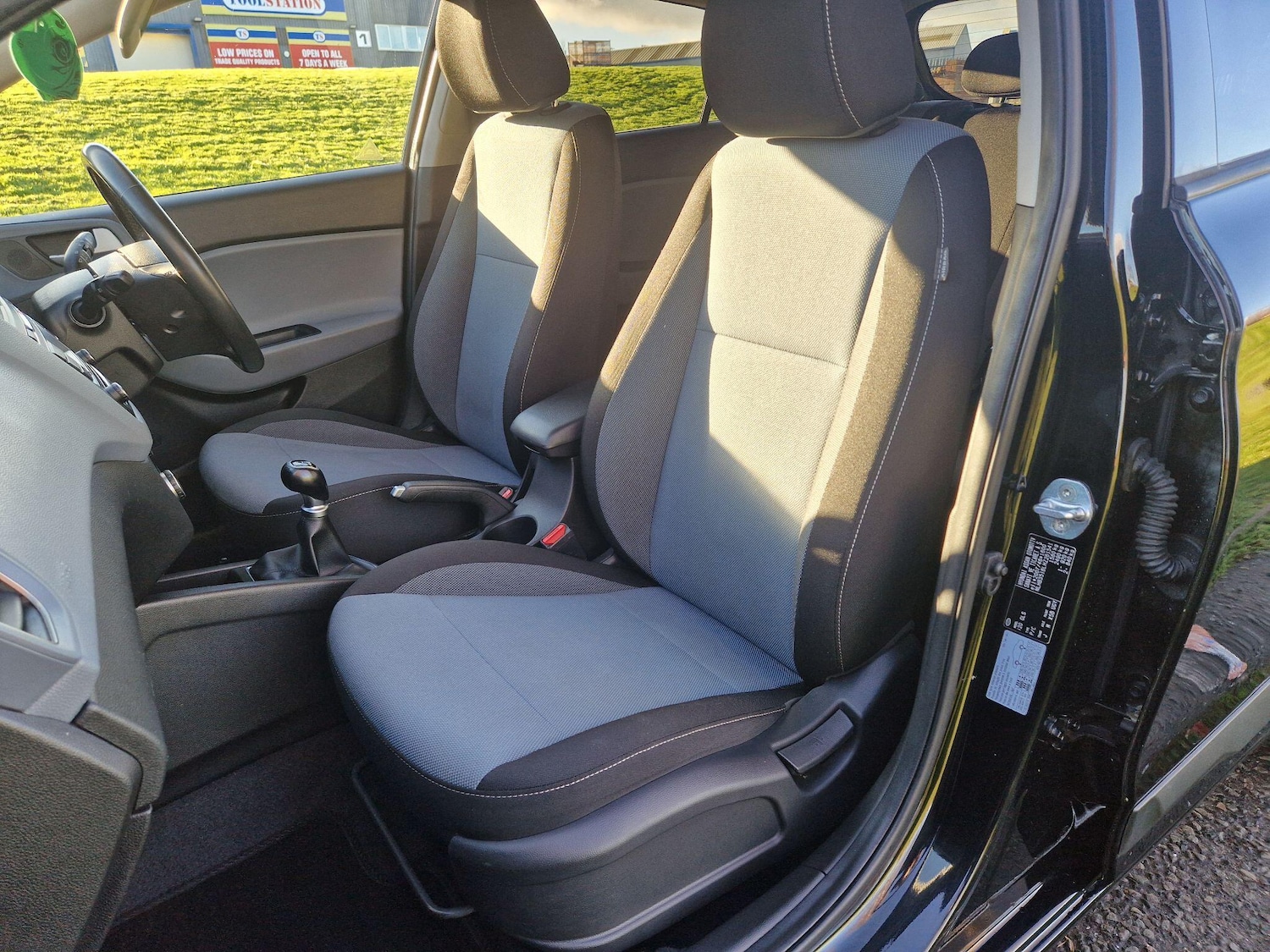 Used Hyundai i20 2017 for sale - 76765547: Photo 46