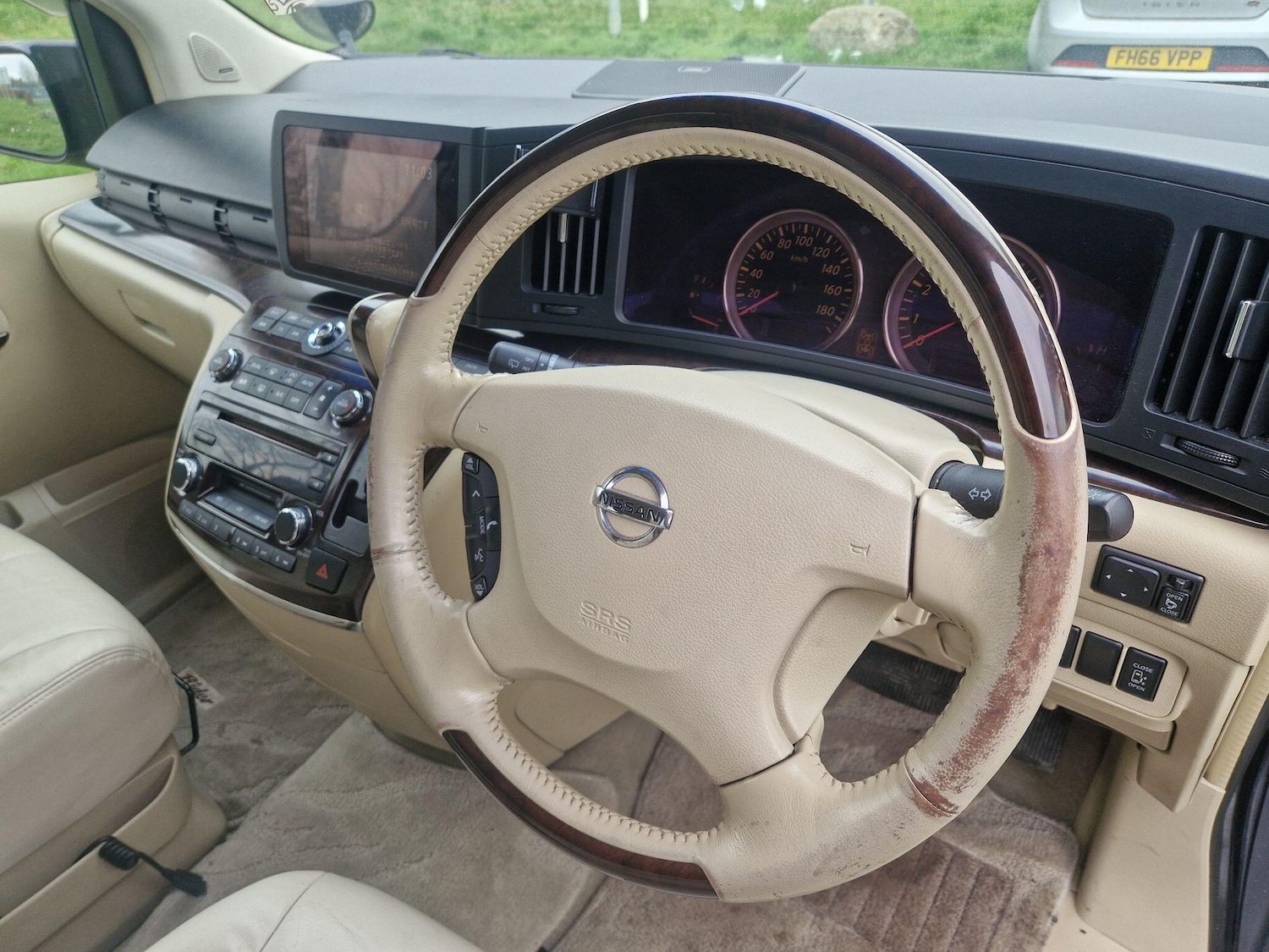 Used Nissan Elgrand 2021 for sale - 77898187: Photo 33