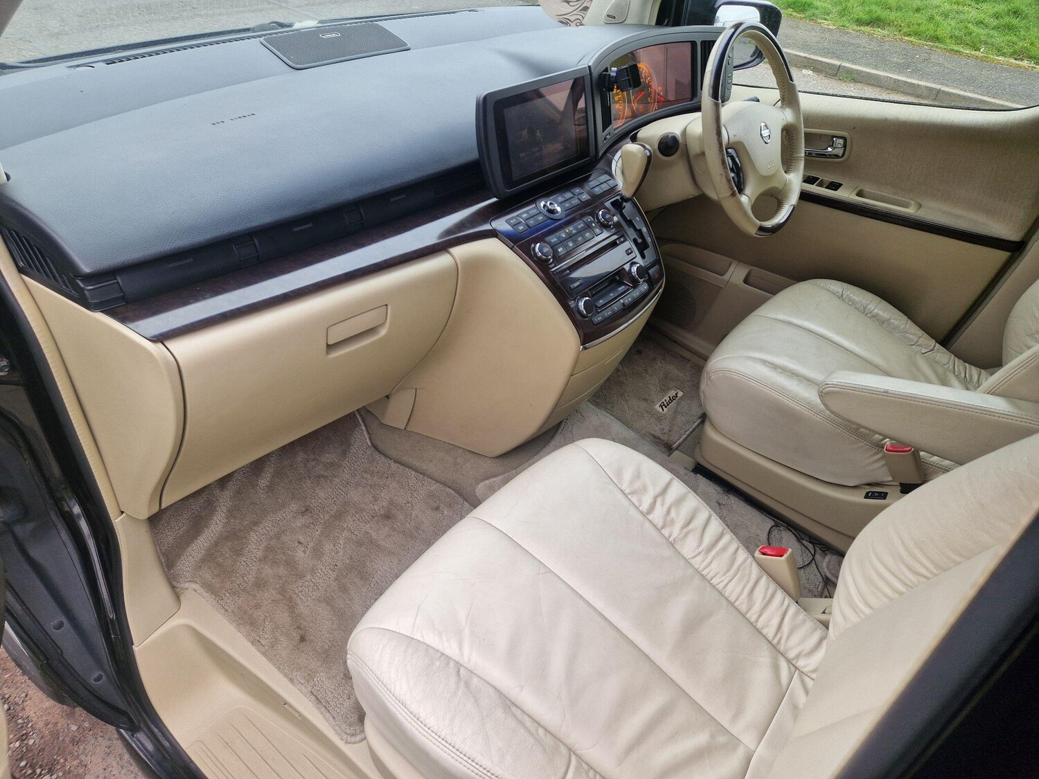 Used Nissan Elgrand 2021 for sale - 77898187: Photo 37