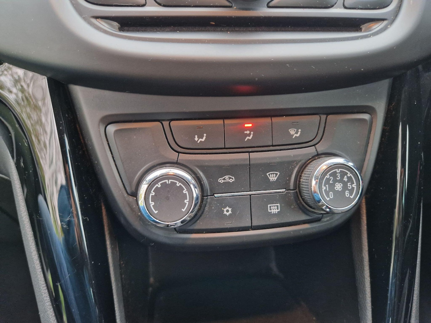 Used Vauxhall Zafira Tourer 2015 for sale - 76189753: Photo 27
