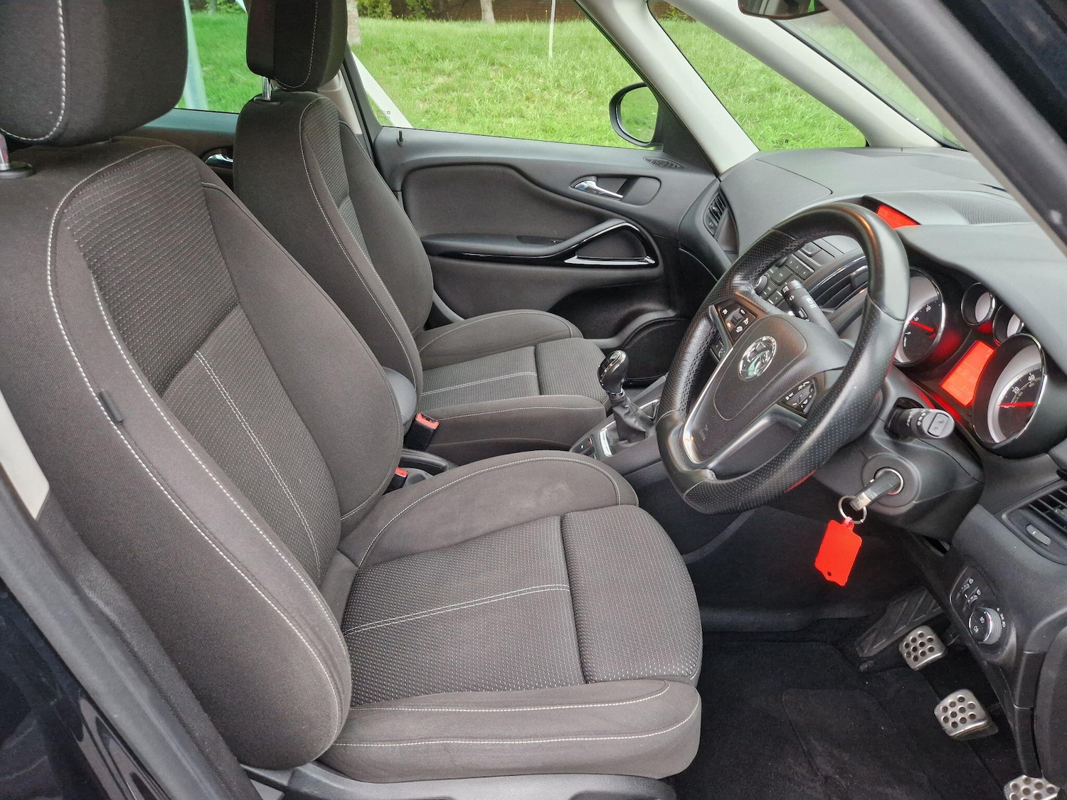 Used Vauxhall Zafira Tourer 2015 for sale - 76189753: Photo 31