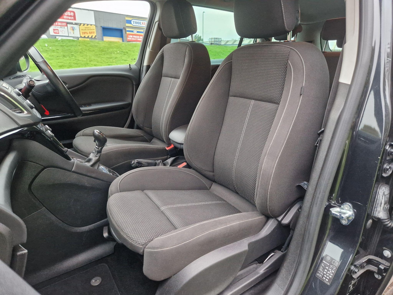 Used Vauxhall Zafira Tourer 2015 for sale - 76189753: Photo 35