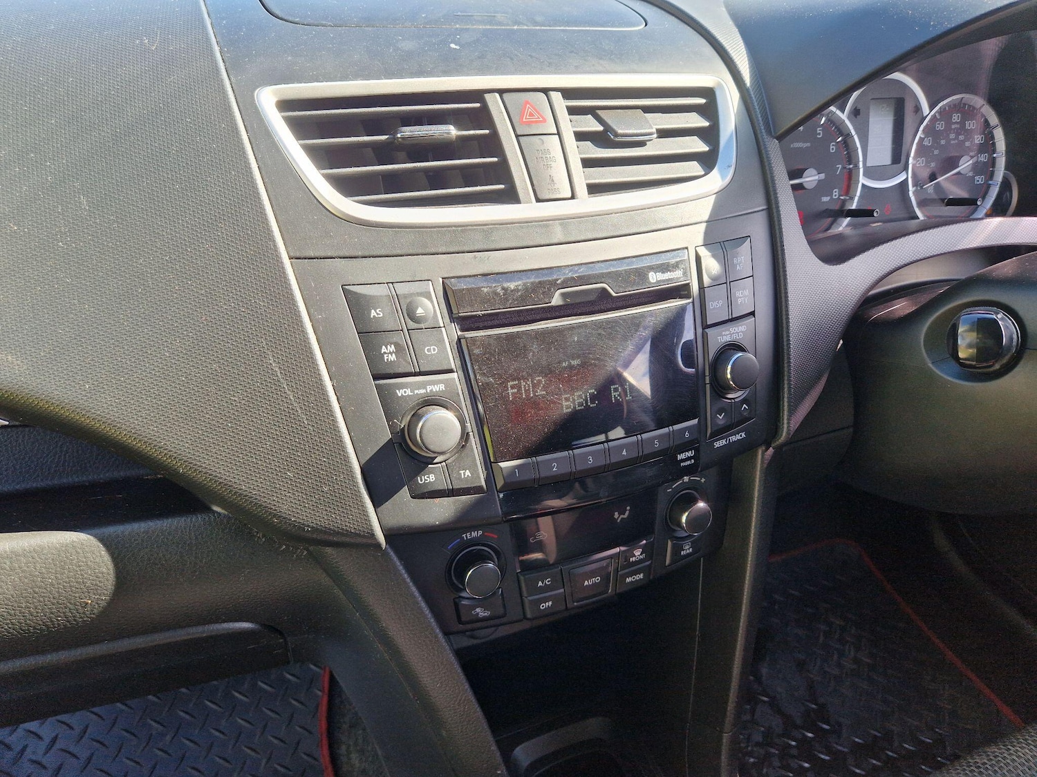 Used Suzuki Swift 2014 for sale - 78170085: Photo 27