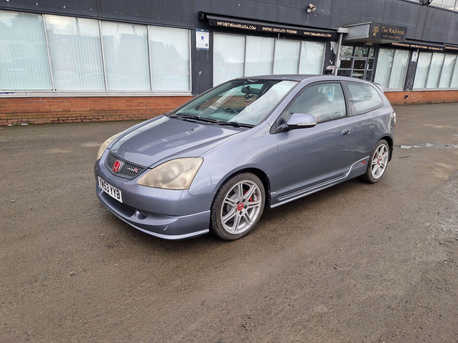 Used Honda Civic 2004 for sale - 77550369: Photo 3