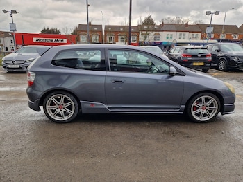 Used Honda Civic 2004 for sale - 77550369: Photo