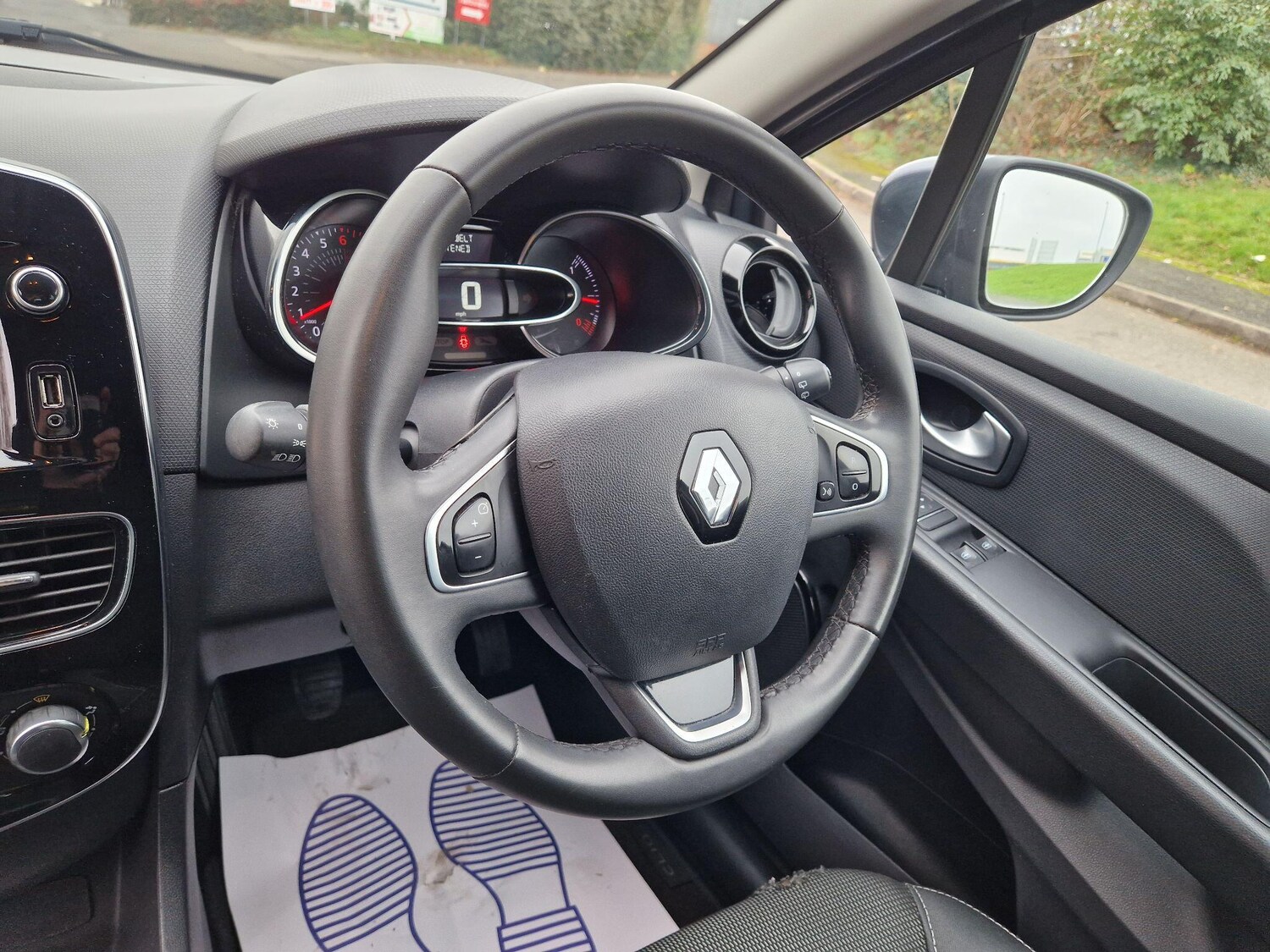Used Renault Clio for sale - 77495998: Photo 24