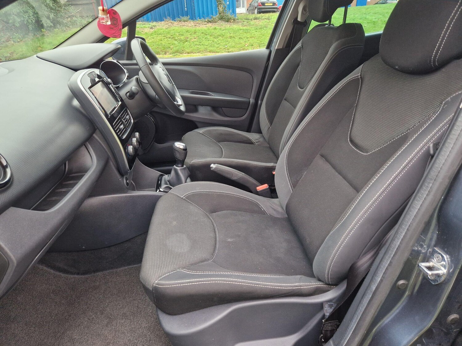 Used Renault Clio for sale - 77495998: Photo 32