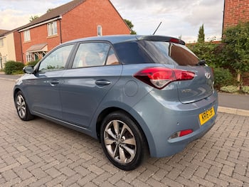Used Hyundai i20 2016 for sale - 79732083: Photo