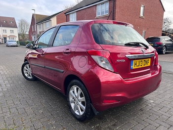 Used Toyota Yaris 2013 for sale - 77350389: Photo