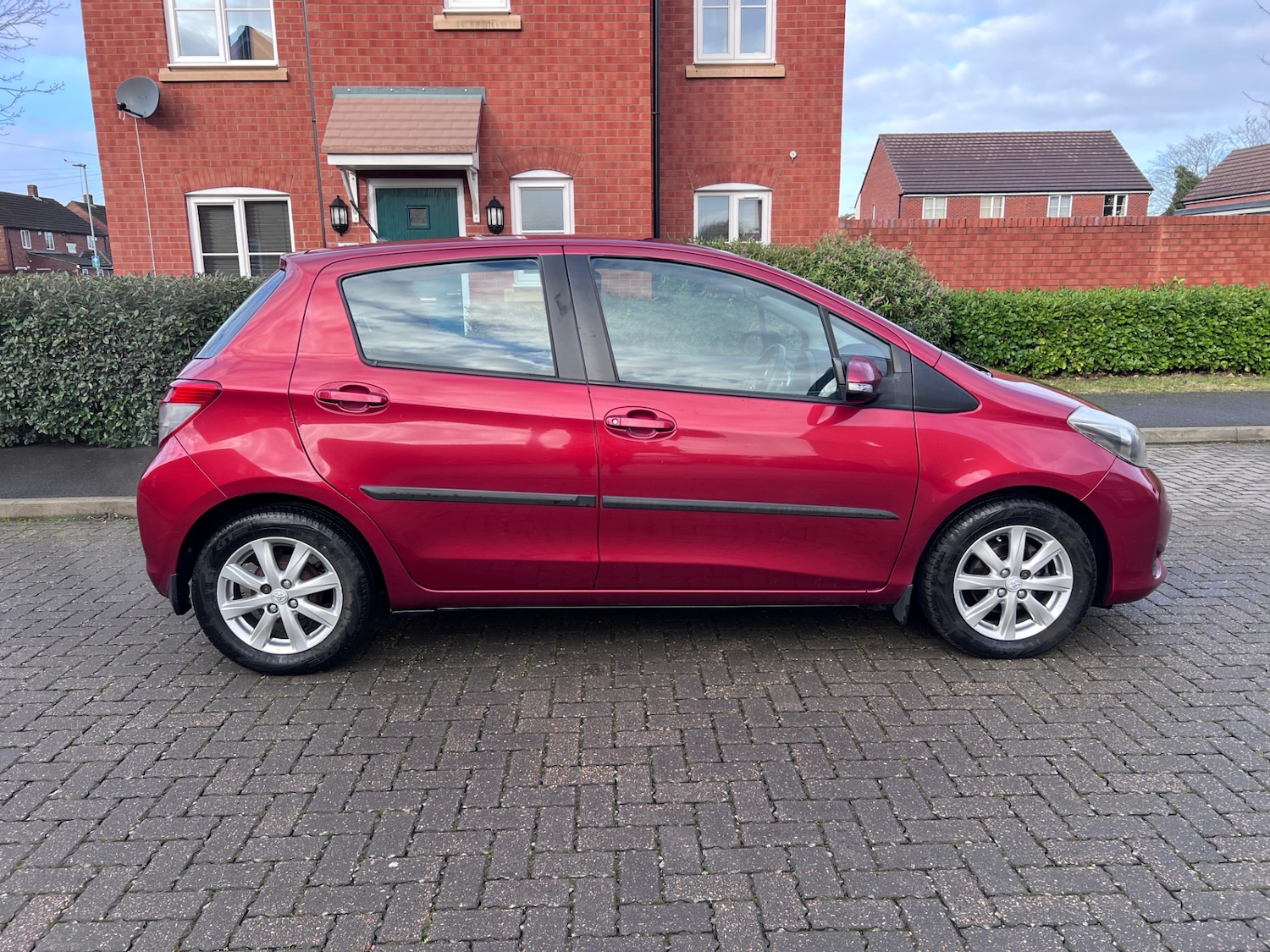 Used Toyota Yaris 2013 for sale - 77350389: Photo 5