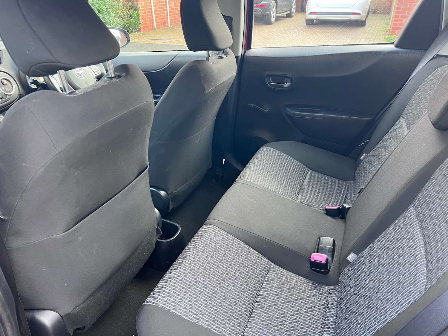 Used Toyota Yaris 2013 for sale - 77350389: Photo 8