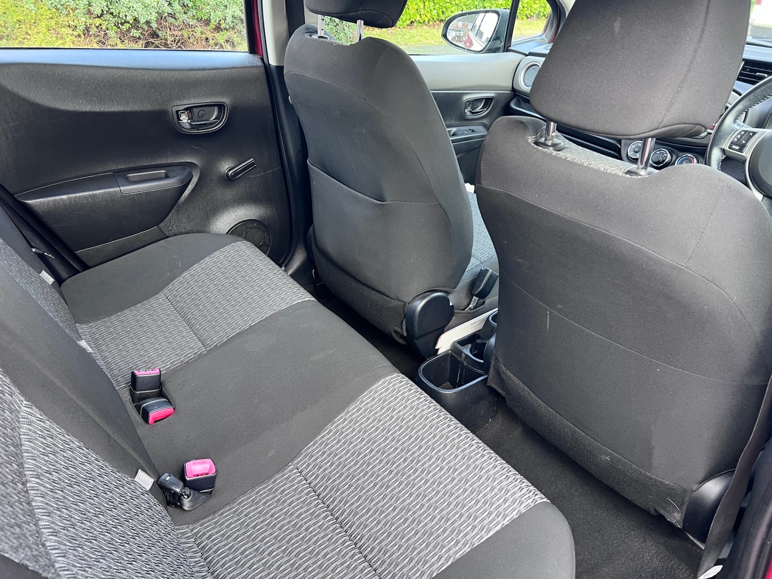 Used Toyota Yaris 2013 for sale - 77350389: Photo 9