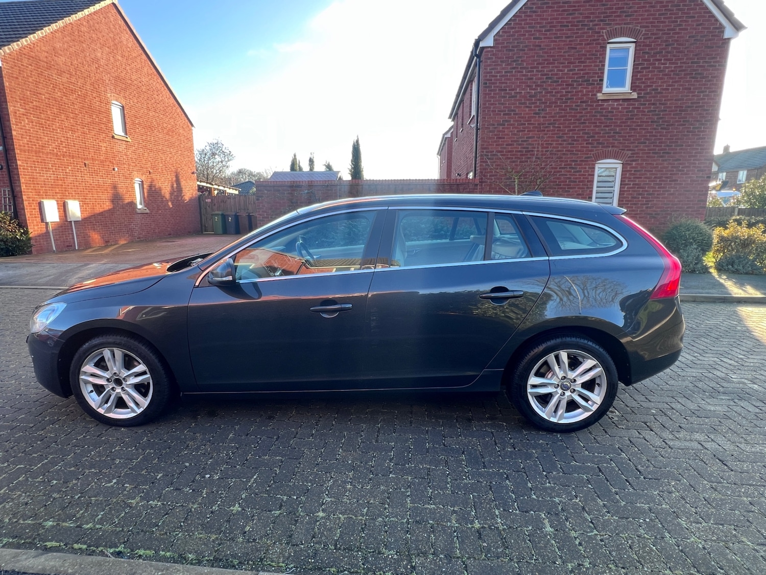 Used Volvo V60 2013 for sale - 77285975: Photo 6
