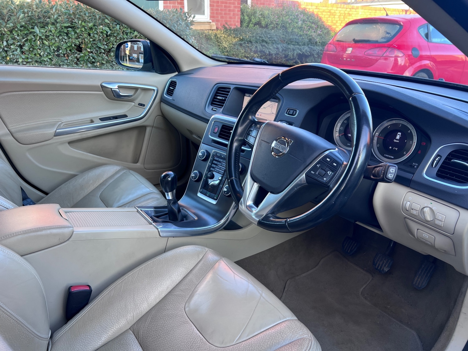 Used Volvo V60 2013 for sale - 77285975: Photo 9