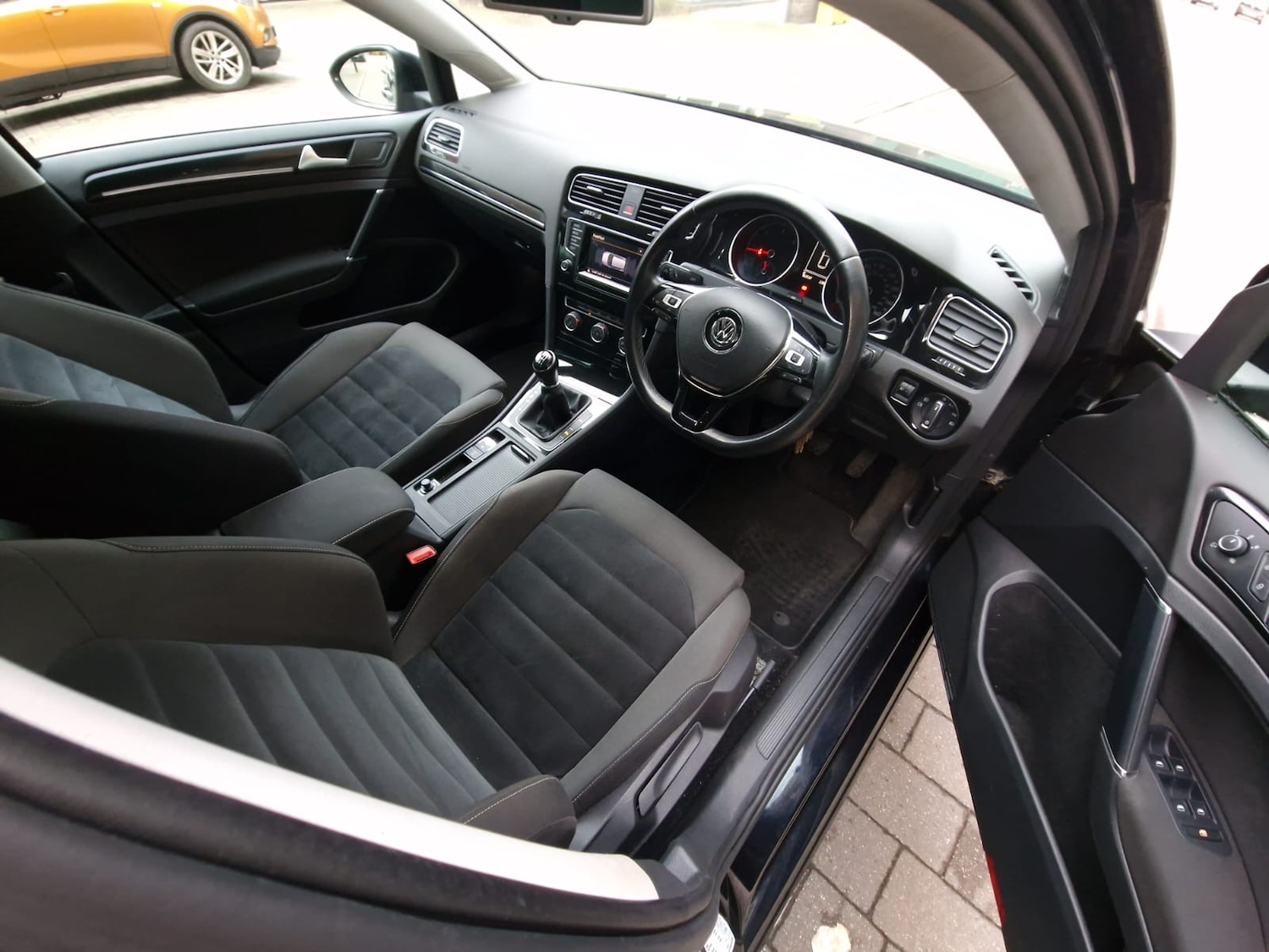 Used Volkswagen Golf 2014 for sale - 77300791: Photo 9