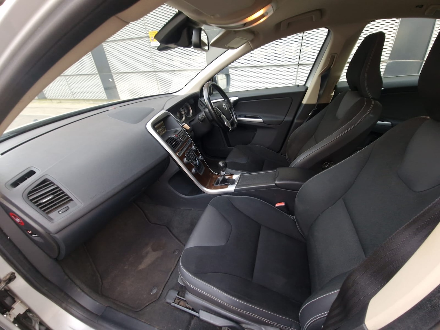 Used Volvo XC60 2011 for sale - 77953871: Photo 7