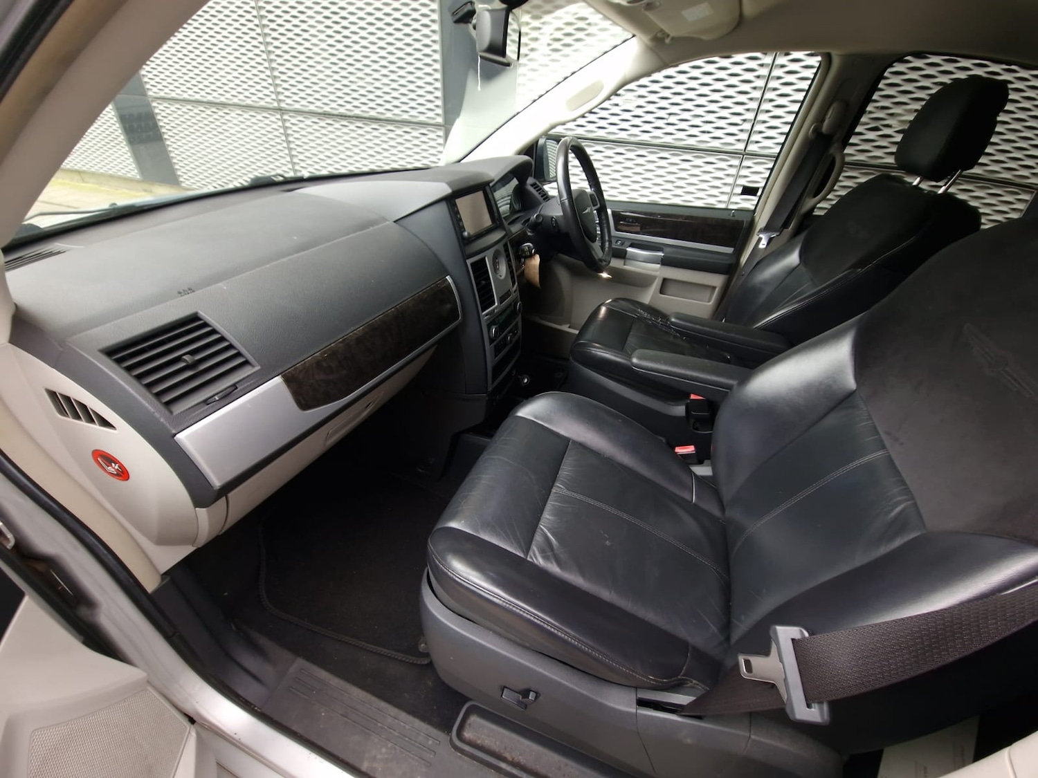 Used Chrysler Grand Voyager 2011 for sale - 77792680: Photo 11