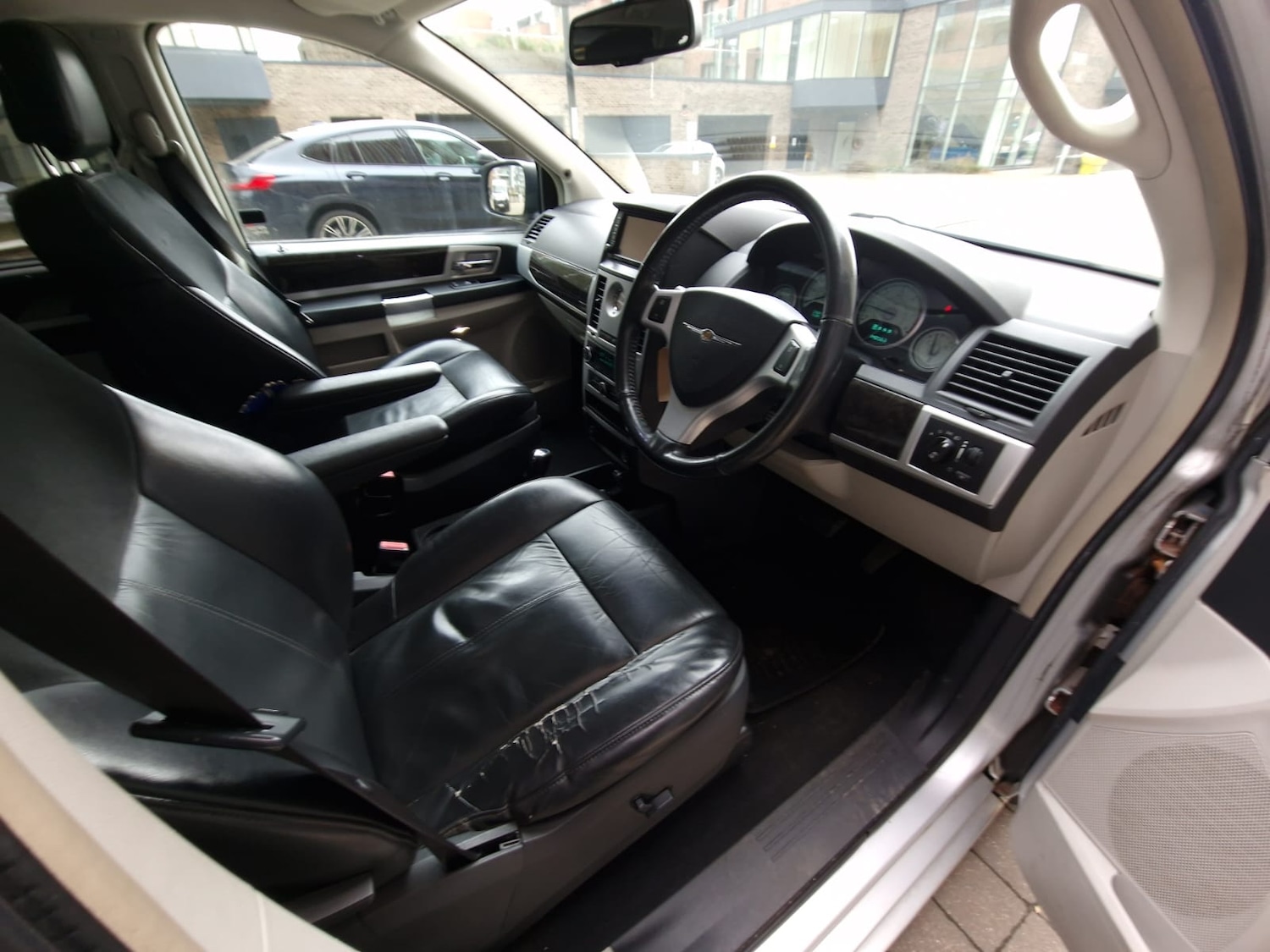 Used Chrysler Grand Voyager 2011 for sale - 77792680: Photo 4