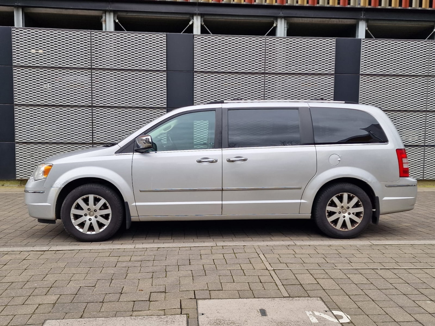 Used Chrysler Grand Voyager 2011 for sale - 77792680: Photo 9