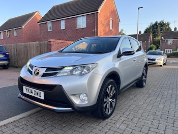 Used Toyota RAV4 2014 for sale - 79011058: Photo