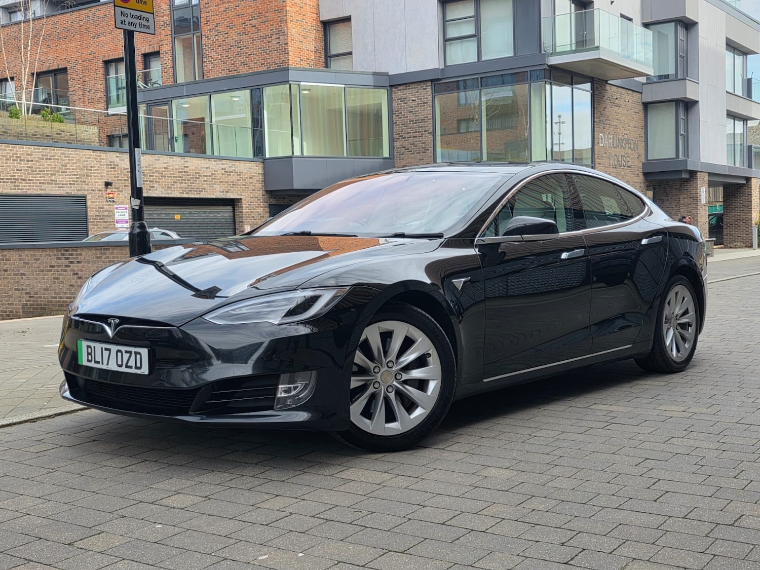 Used Tesla Model S 2017 for sale - 77792726: Photo 2
