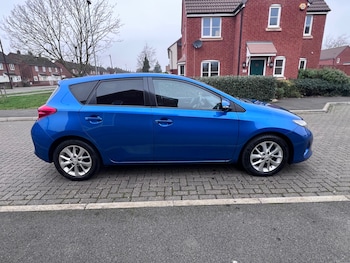 Used Toyota Auris 2013 for sale - 77418290: Photo
