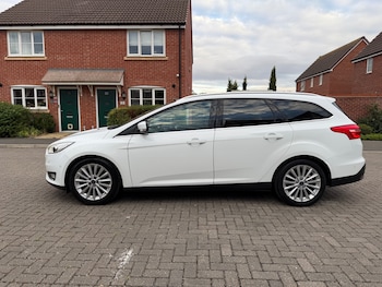 Used Ford Focus 2015 for sale - 79350380: Photo