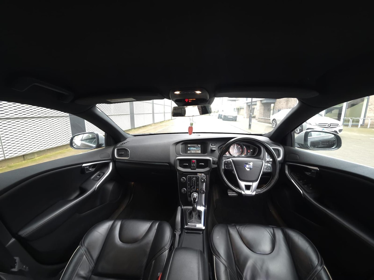 Used Volvo V40 2016 for sale - 77289017: Photo 10