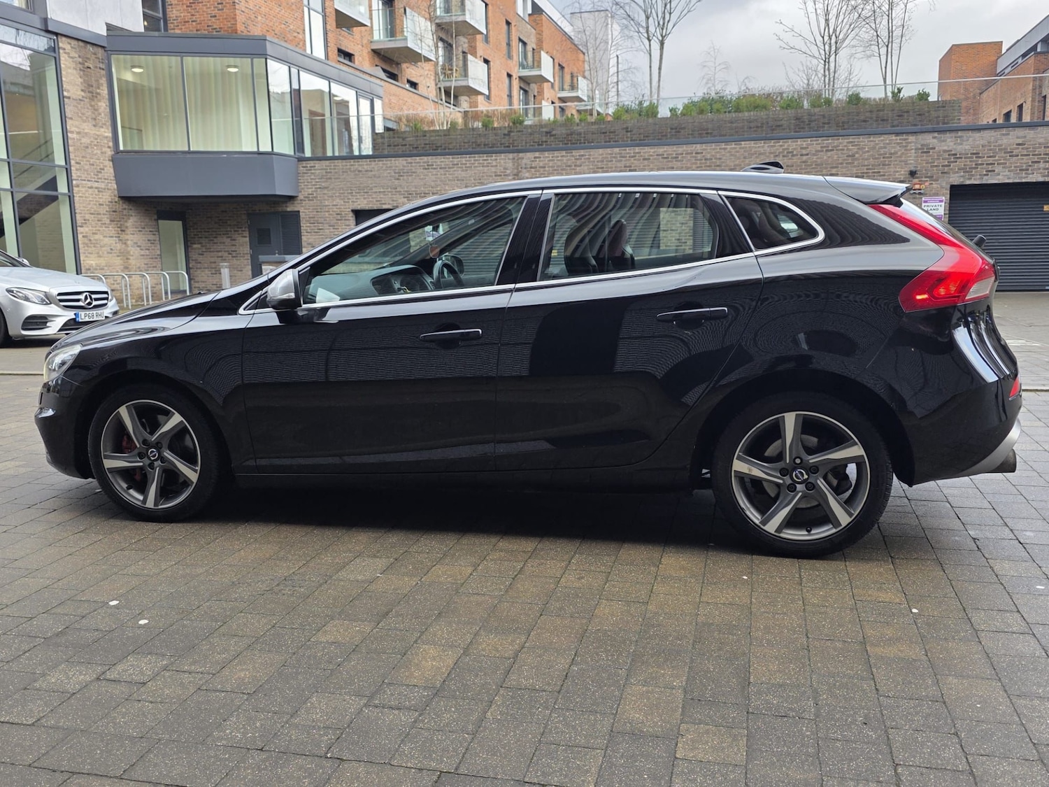 Used Volvo V40 2016 for sale - 77289017: Photo 11
