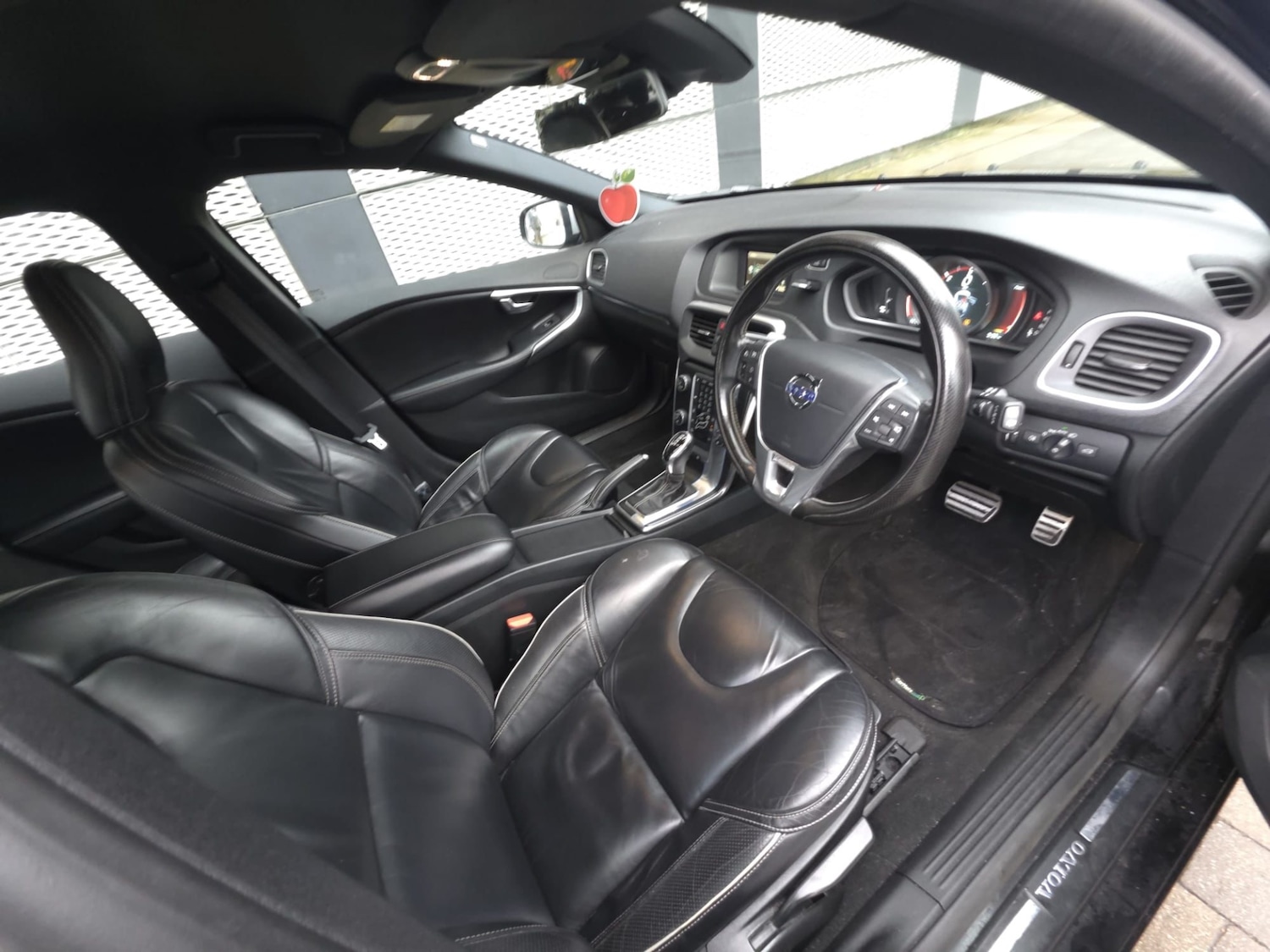 Used Volvo V40 2016 for sale - 77289017: Photo 15