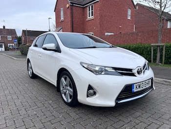 Toyota Auris feature image