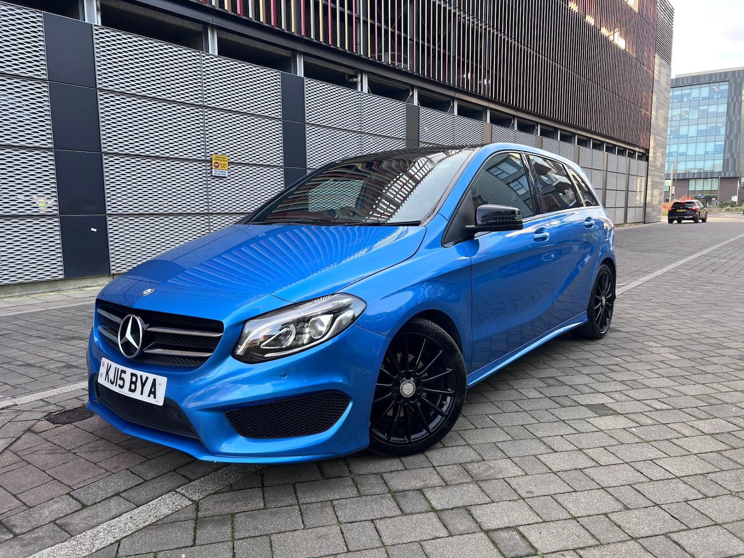 Used Mercedes-Benz B Class 2015 for sale - 77289011: Photo 2