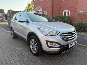 Used Hyundai Santa Fe 2015 for sale - 79507593: Photo