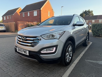 Used Hyundai Santa Fe 2015 for sale - 79507593: Photo