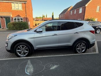Used Hyundai Santa Fe 2015 for sale - 79507593: Photo