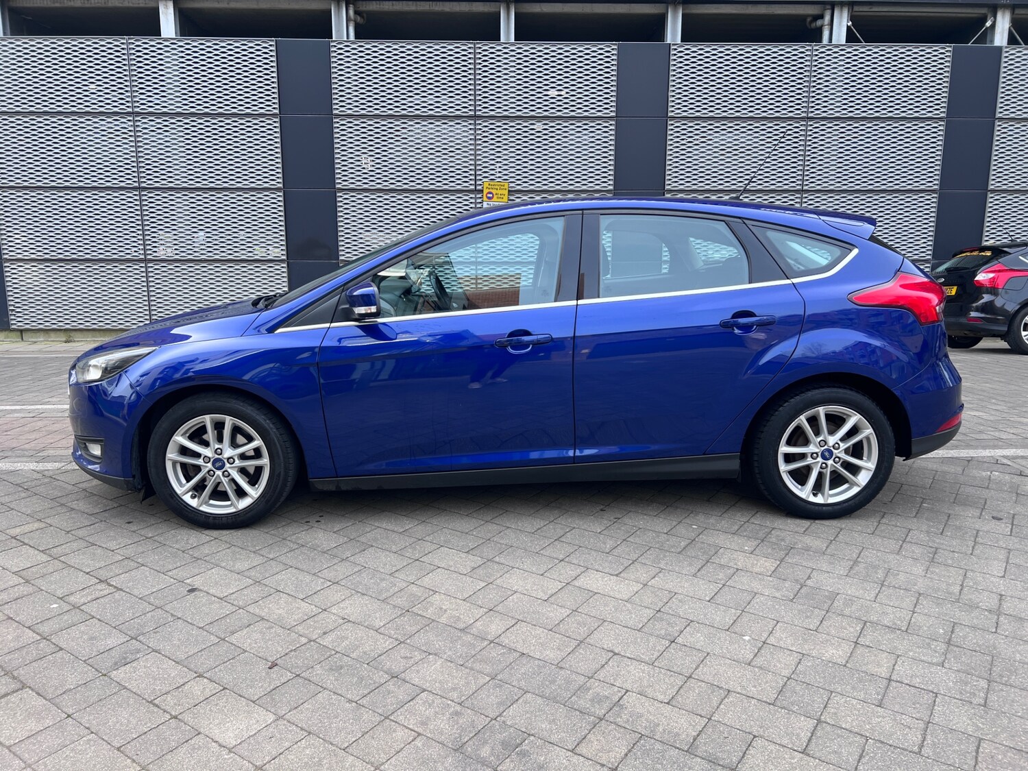 Used Ford Focus 2015 for sale - 77962980: Photo 4