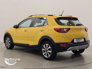 Used Kia Stonic 2021 for sale - 76248087: Photo 2