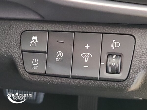 Used Kia Stonic 2021 for sale - 76248087: Photo 5