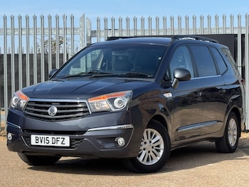 Used Ssangyong Turismo 2015 for sale - 79256184: Photo