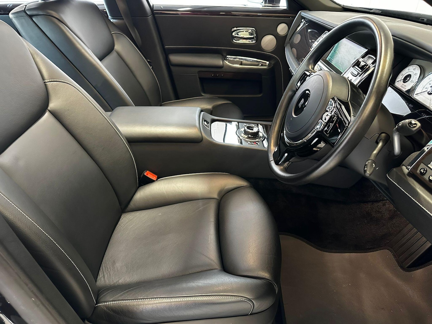 Used Rolls-Royce Ghost 2015 for sale - 75378277: Photo 30