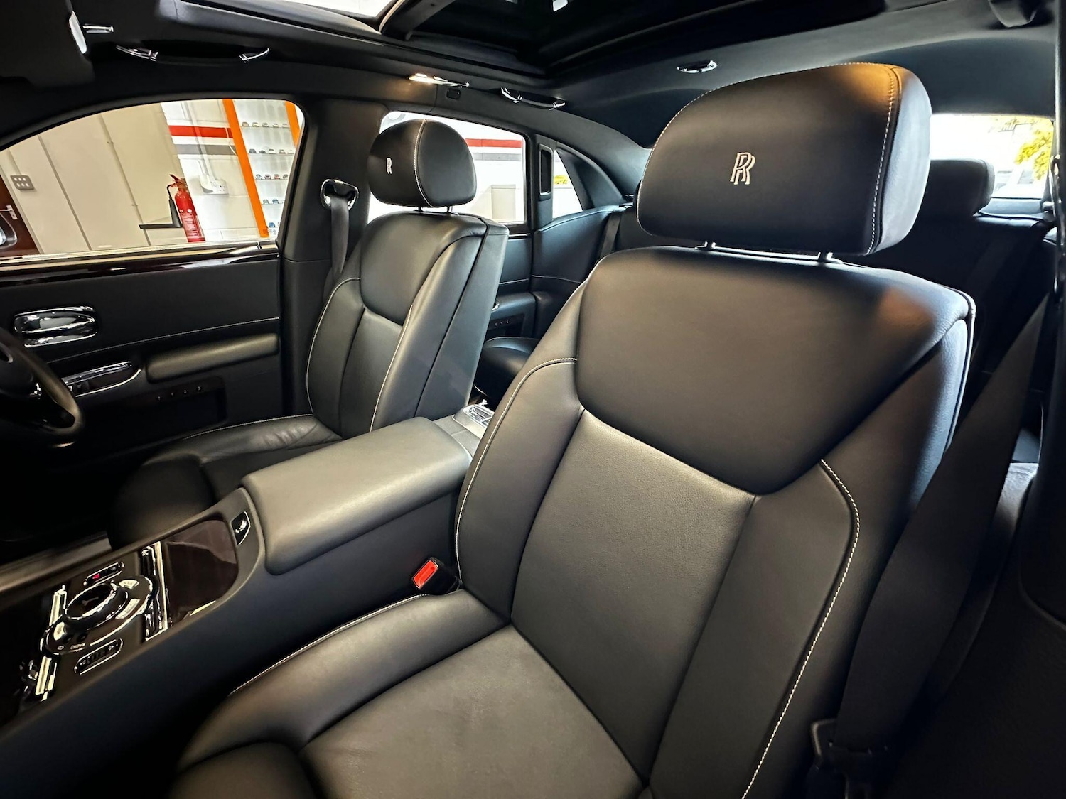Used Rolls-Royce Ghost 2015 for sale - 75378277: Photo 32